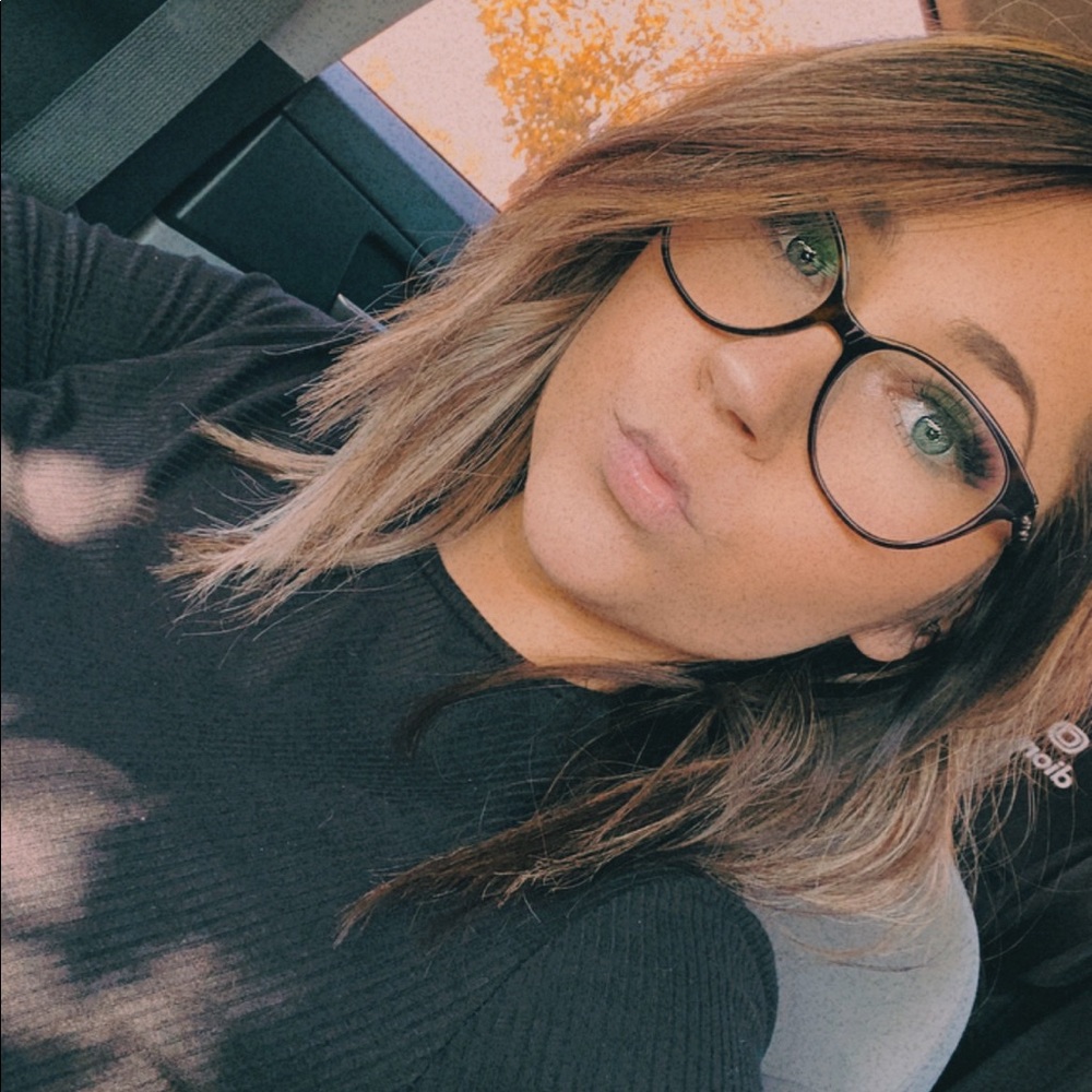 Meet your Posher, Hailey